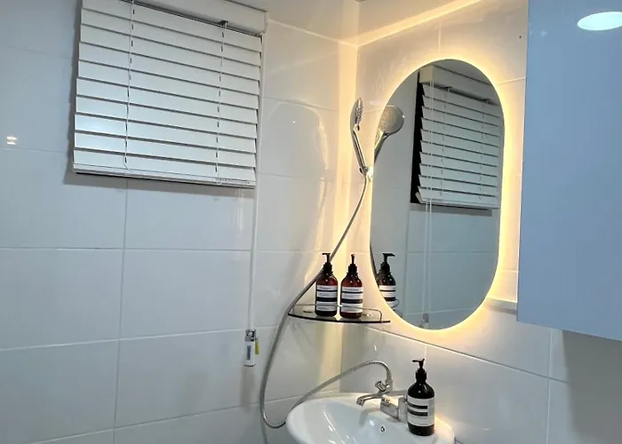 5 Minutes From Sangsu Station, 5 Minutes From Hongdae Street, Airport Bus, Sensory 아파트 서울특별시