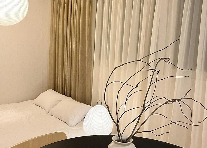 아파트 5 Minutes From Sangsu Station, 5 Minutes From Hongdae Street, Airport Bus, Sensory *