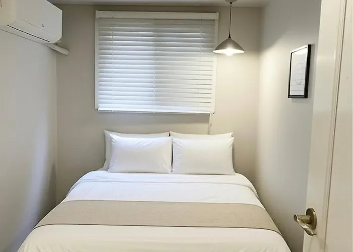 5 Minutes From Sangsu Station, 5 Minutes From Hongdae Street, Airport Bus, Sensory *