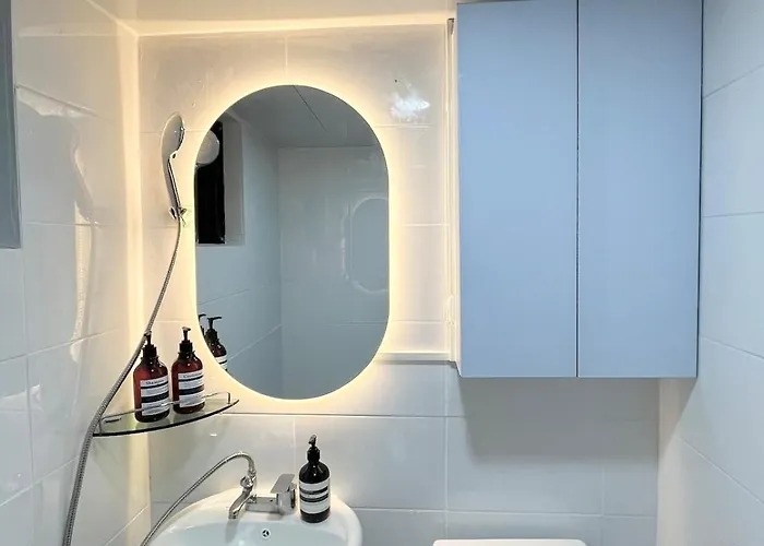 5 Minutes From Sangsu Station, 5 Minutes From Hongdae Street, Airport Bus, Sensory 아파트