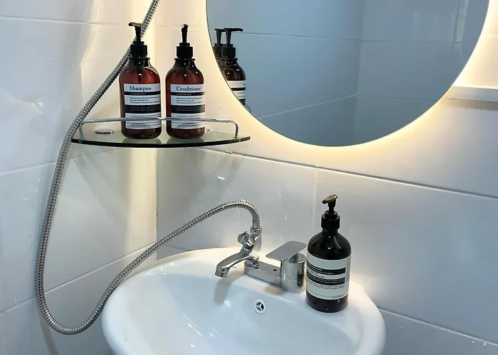 5 Minutes From Sangsu Station, 5 Minutes From Hongdae Street, Airport Bus, Sensory 아파트