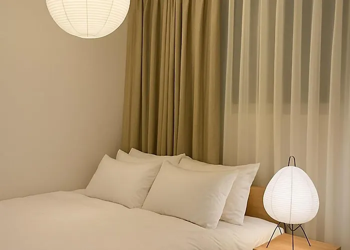5 Minutes From Sangsu Station, 5 Minutes From Hongdae Street, Airport Bus, Sensory