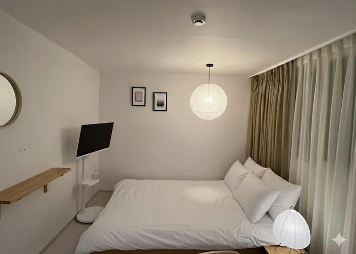 아파트 5 Minutes From Sangsu Station, 5 Minutes From Hongdae Street, Airport Bus, Sensory *