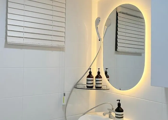 5 Minutes From Sangsu Station, 5 Minutes From Hongdae Street, Airport Bus, Sensory 아파트 *